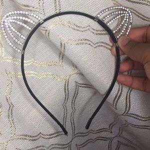 A sliver headband